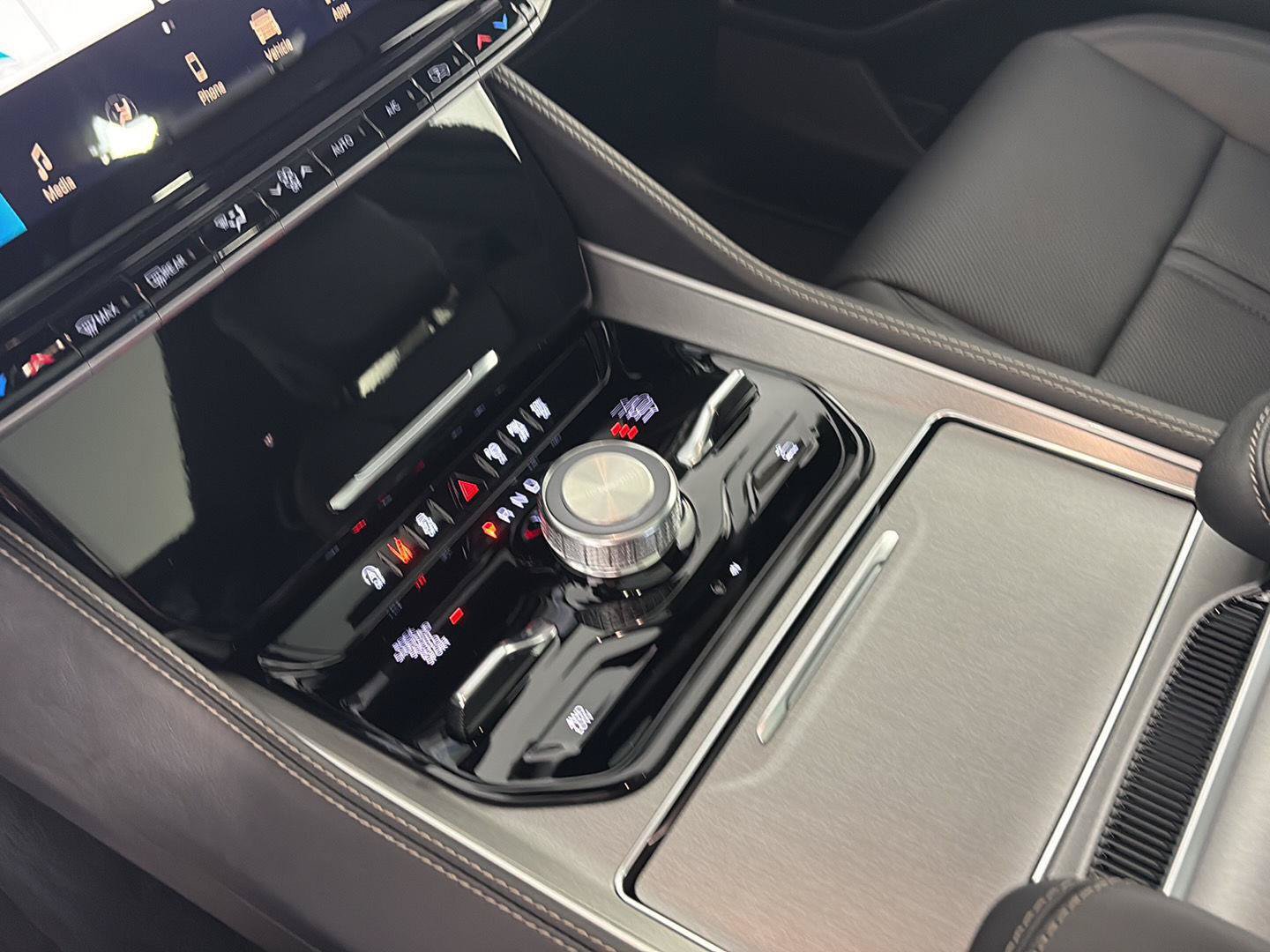 New 2026 Jeep Grand Wagoneer Limited AWD/4WD image 17