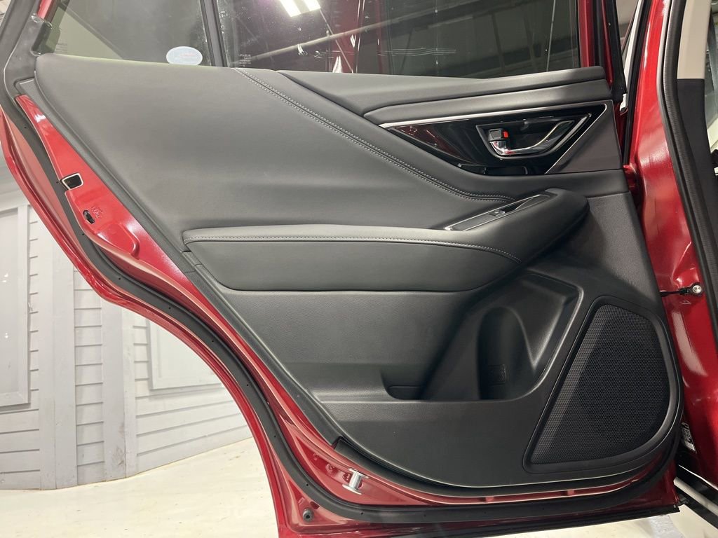 Used 2025 Subaru Outback Limited image 31