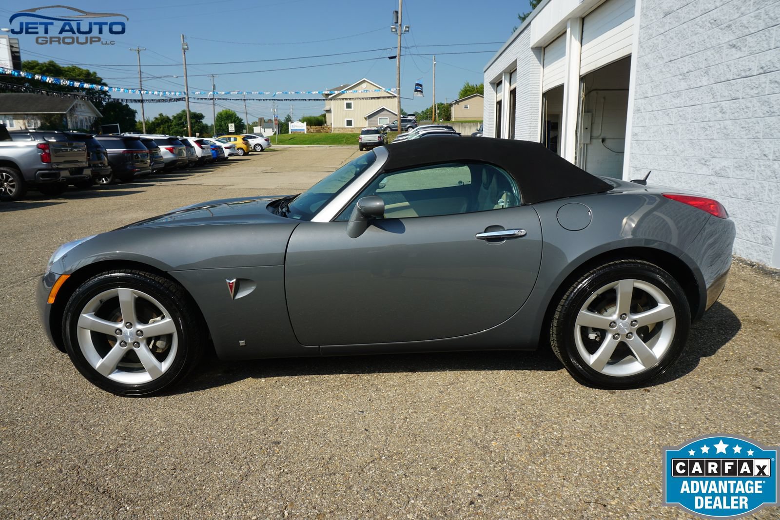 Used 2008 Pontiac Solstice Convertible w/ Premium Package RWD image 4
