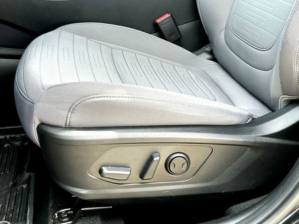 Used 2023 Hyundai Santa Cruz SEL image 15