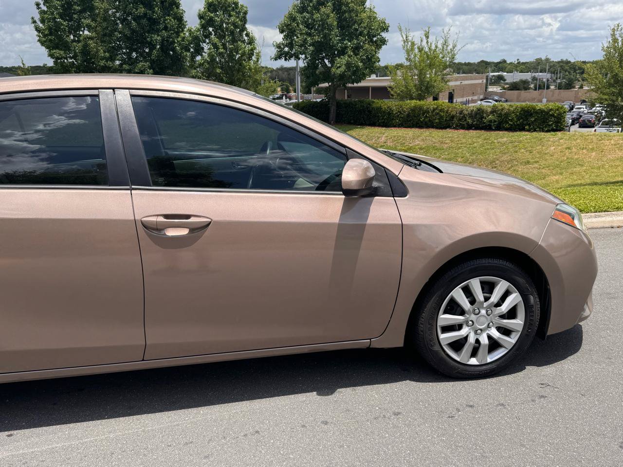 Used 2016 Toyota Corolla LE FWD image 35