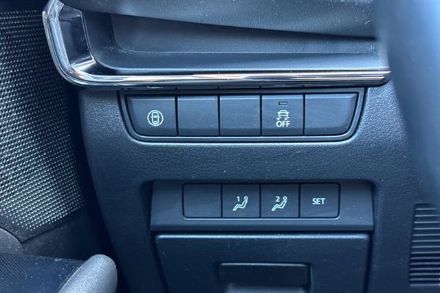 Used 2019 MAZDA MAZDA3 Hatchback w/ Premium Package FWD image 30
