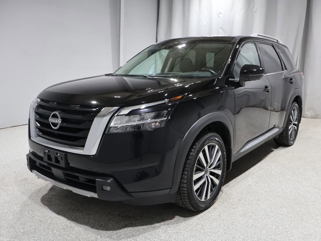 Used 2022 Nissan Pathfinder Platinum w/ Cargo Package image 5