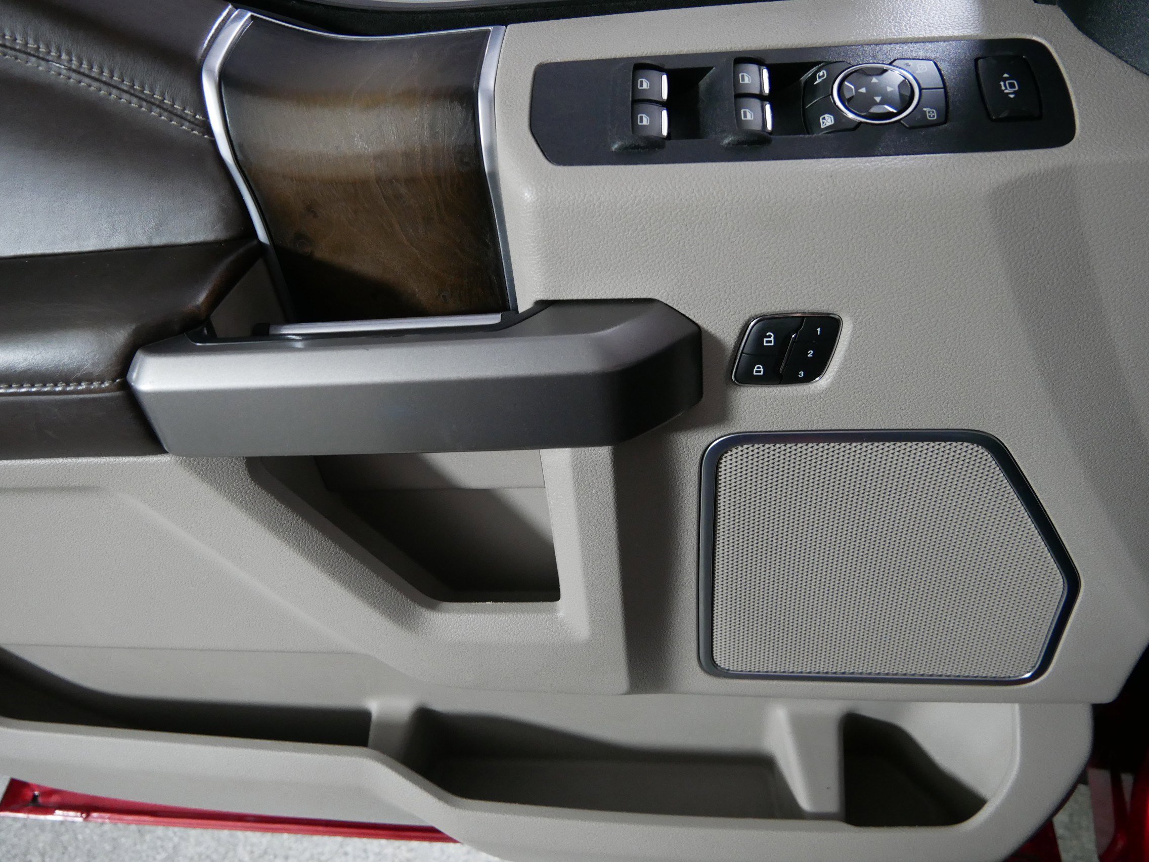 Used 2019 Ford F350 Limited w/ FX4 Off-Road Package image 19