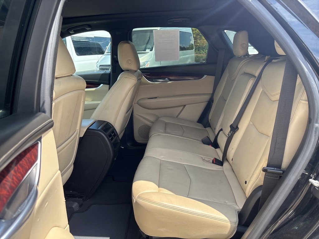 Used 2018 Cadillac XT5 Luxury w/ Driver Awareness Package image 20