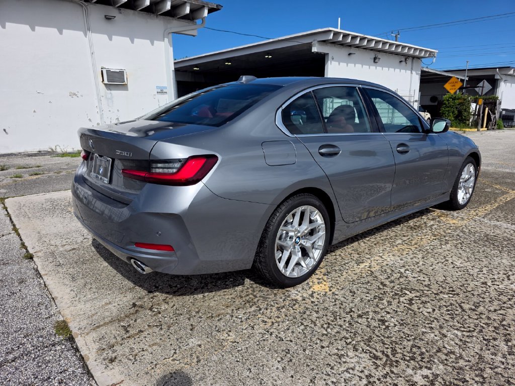 New 2026 BMW 330i Sedan RWD image 4