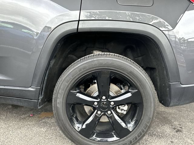 Used 2024 Jeep Grand Cherokee Laredo AWD/4WD image 10