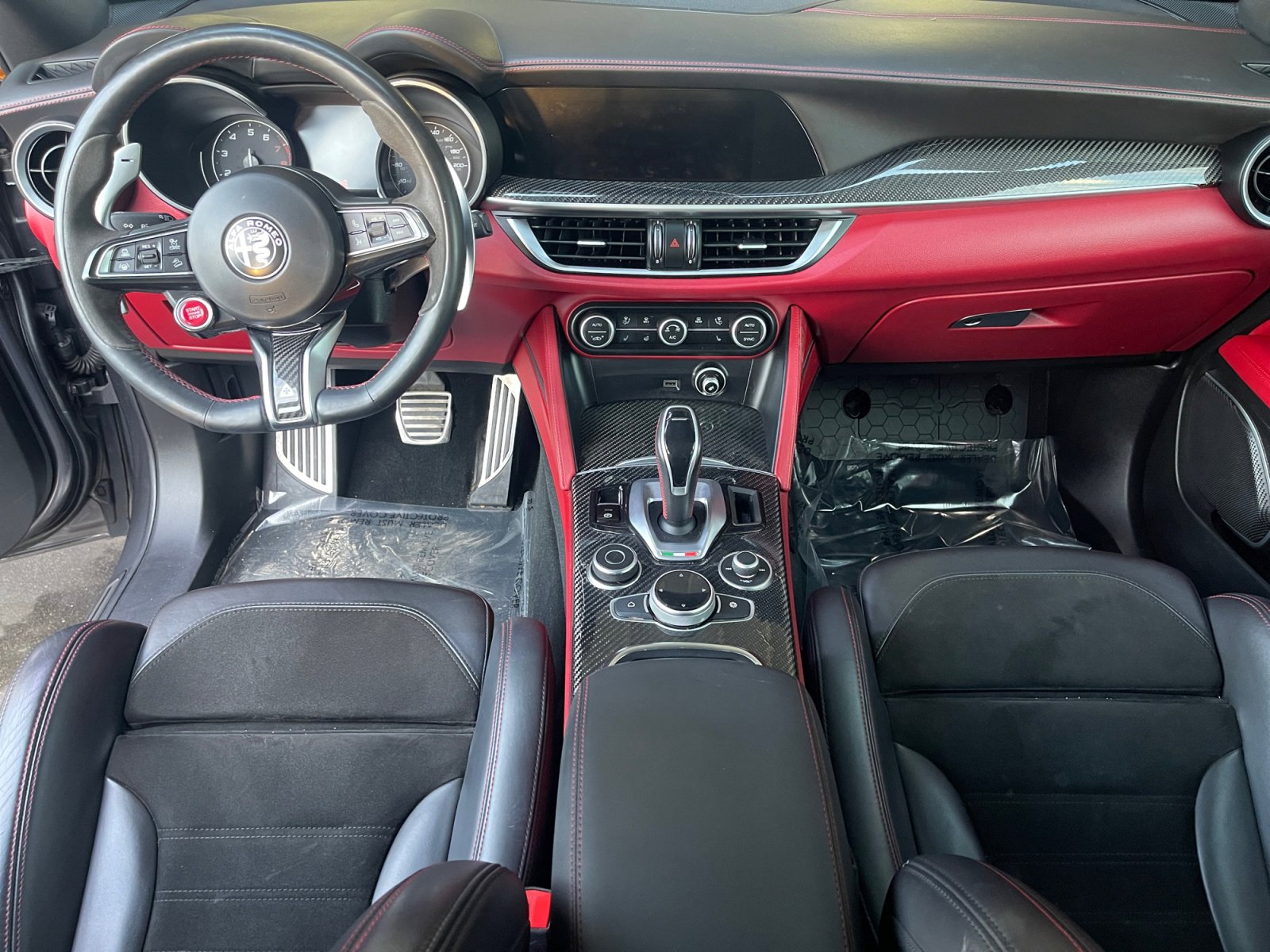 Used 2020 Alfa Romeo Stelvio Quadrifoglio image 10