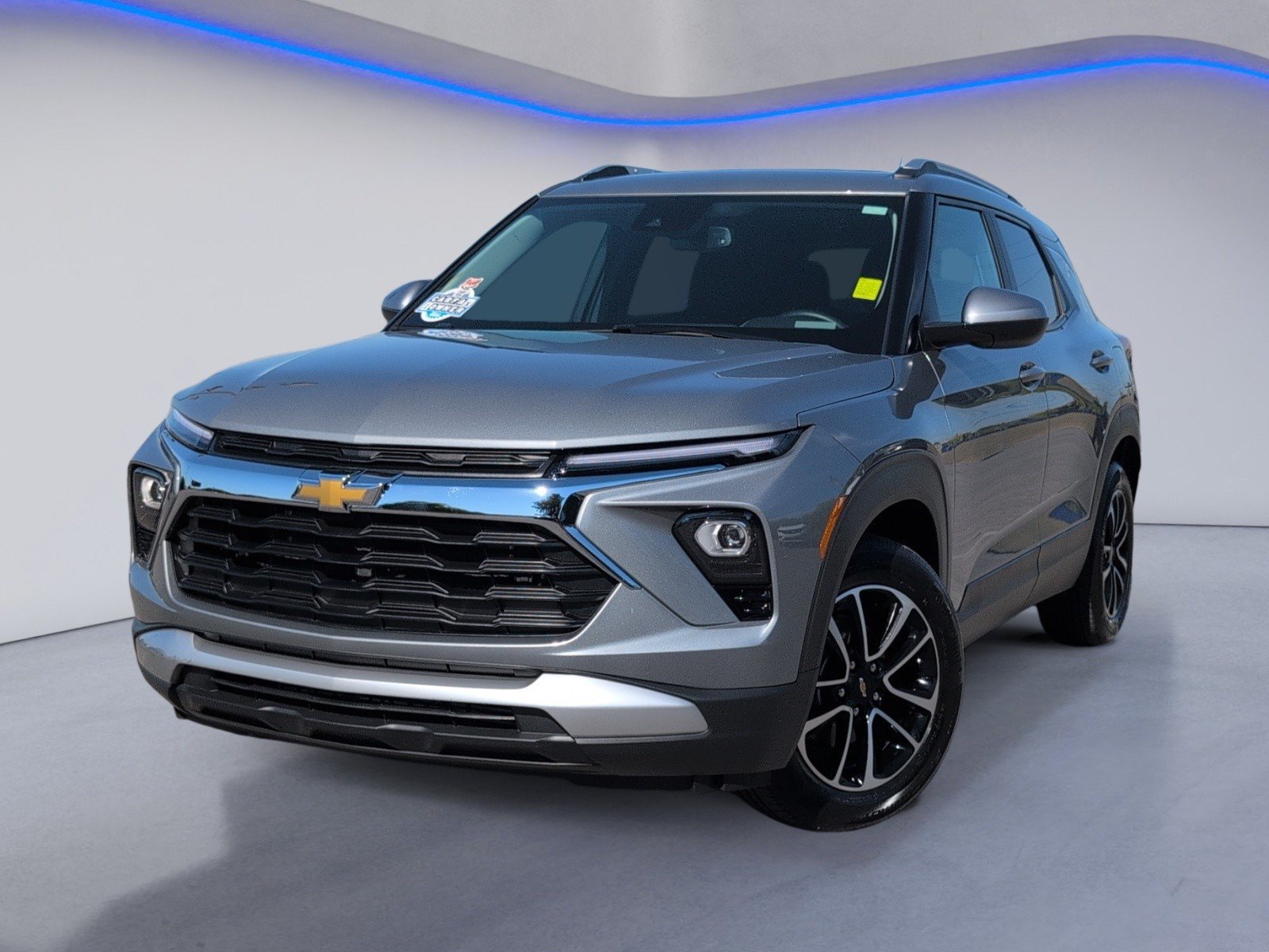 Used 2025 Chevrolet TrailBlazer LT w/ Convenience Package FWD image 2