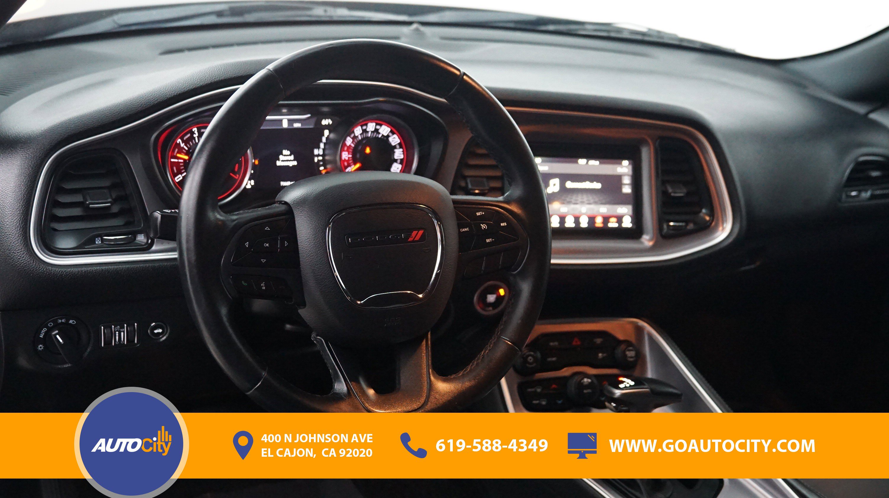 Used 2019 Dodge Challenger SXT RWD image 5