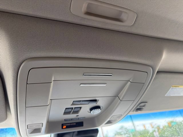 Used 2019 Chevrolet Suburban LT RWD image 17