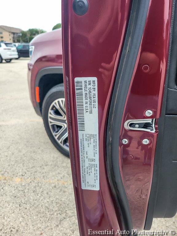 Certified 2024 Jeep Wagoneer Series II w/ Flexible Seating Group RWD image 32