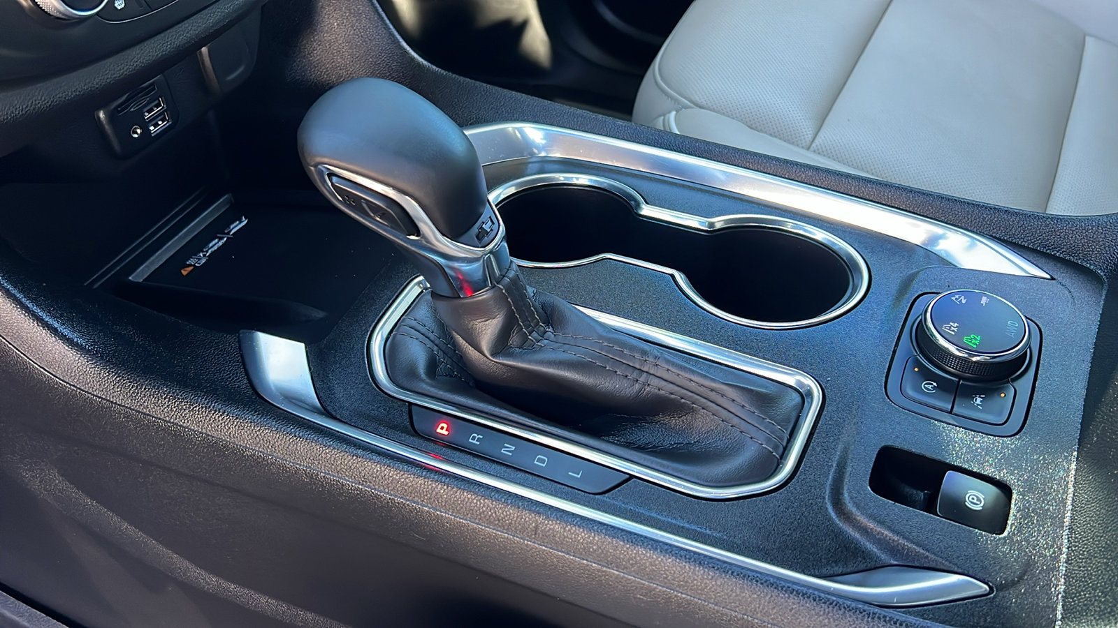 Certified 2023 Chevrolet Traverse Premier w/ LPO, Floor Liner Package image 22