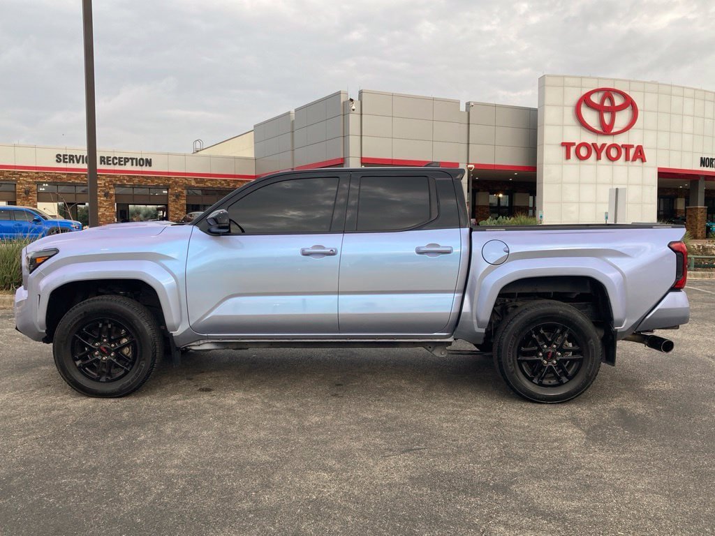 Used 2024 Toyota Tacoma TRD Sport AWD/4WD image 8