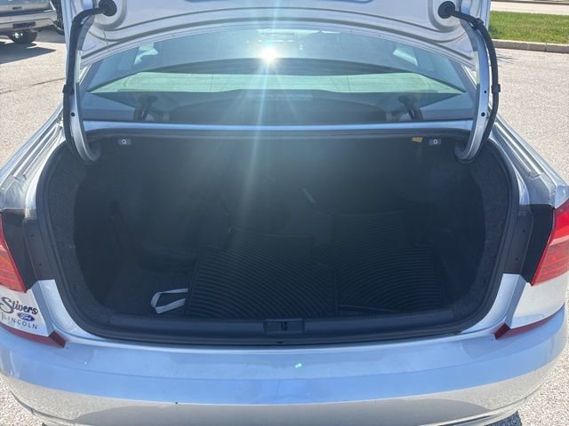 Used 2016 Volkswagen Passat 1.8T SE FWD image 14