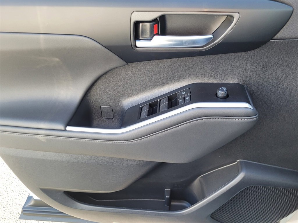 New 2026 Toyota Highlander XLE image 25