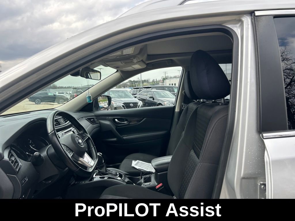 Used 2020 Nissan Rogue SV w/ Sun & Sound Touring Package AWD/4WD image 10