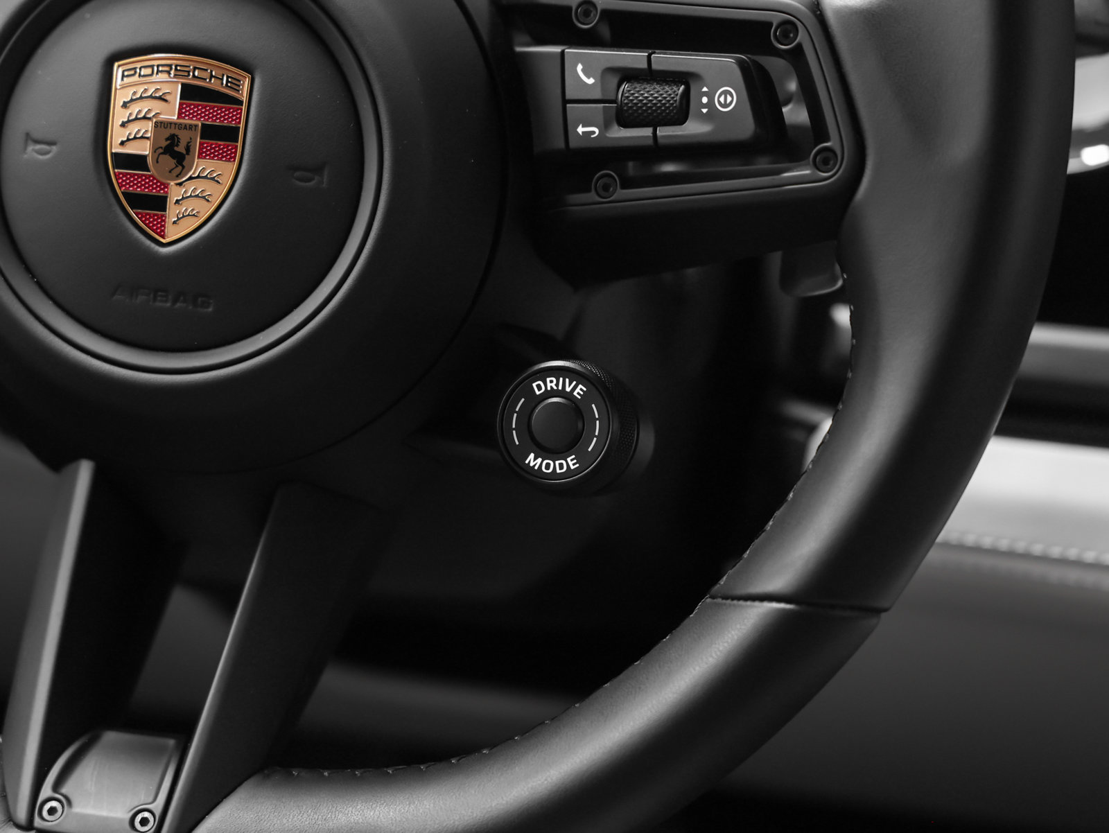 Certified 2026 Porsche Panamera 4 E-Hybrid AWD/4WD image 36