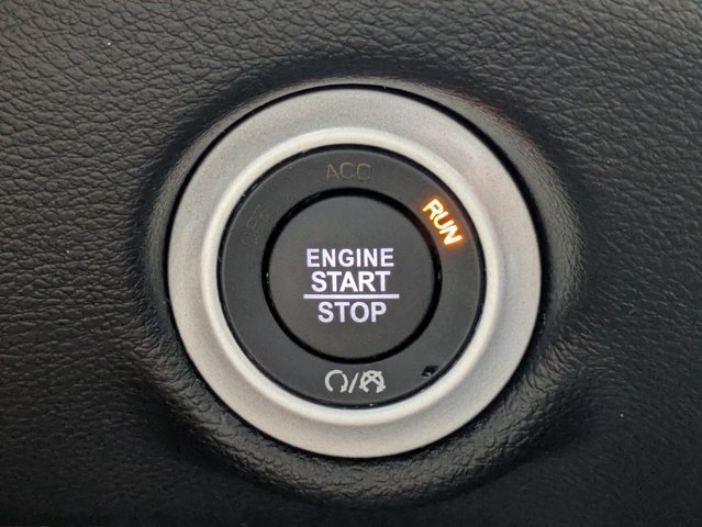 Certified 2026 Chrysler Pacifica Select FWD image 30