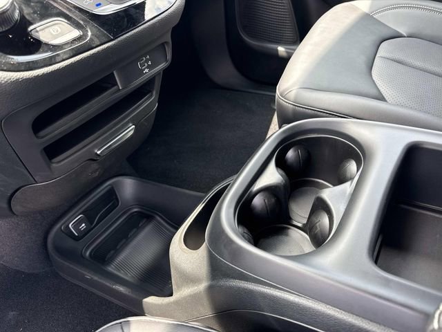 New 2026 Chrysler Pacifica Select w/ S Appearance Package FWD image 28