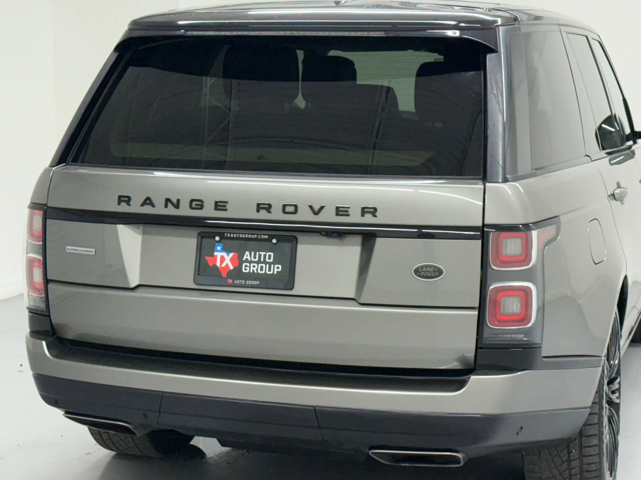 Used 2018 Land Rover Range Rover Supercharged image 15