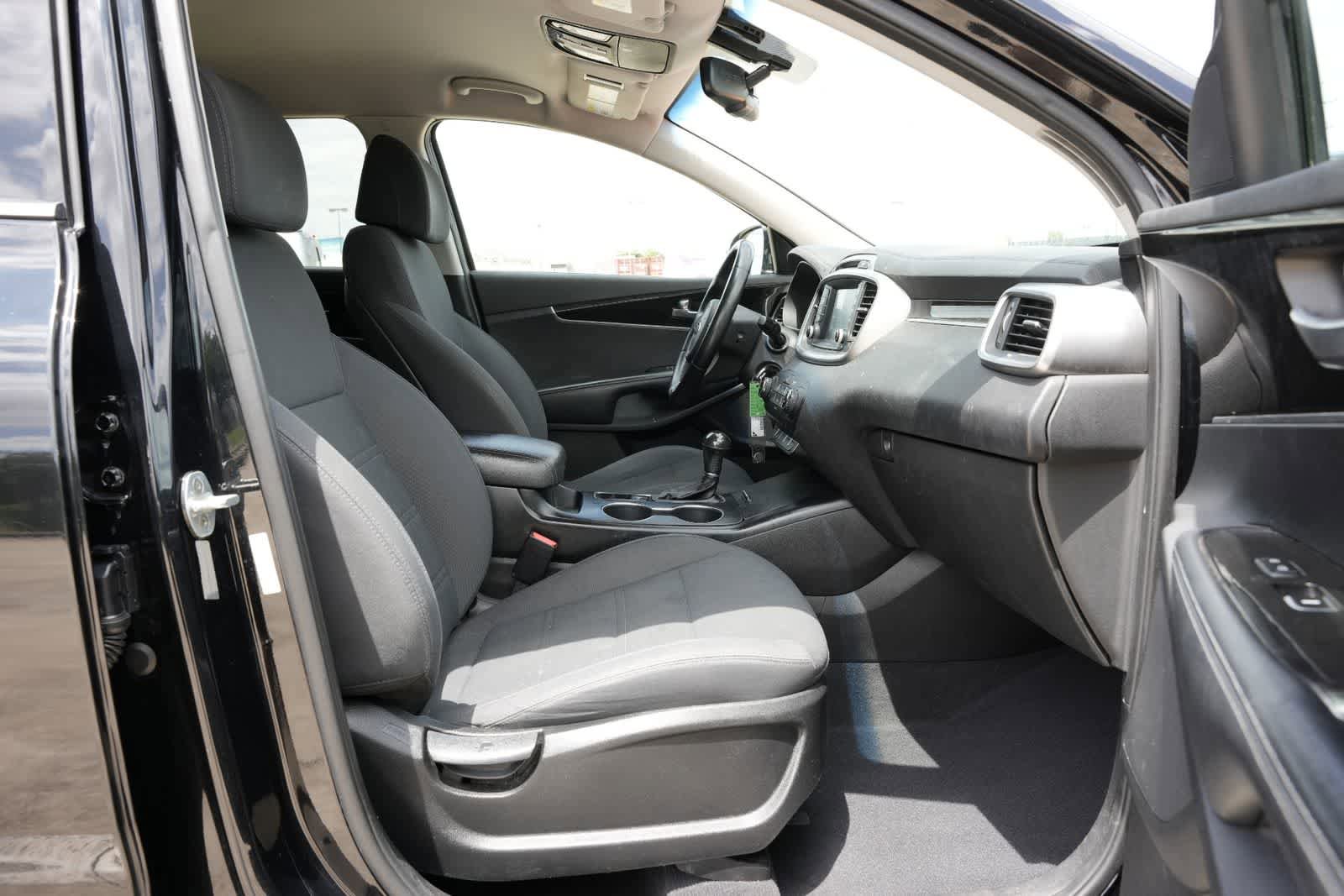 Used 2017 Kia Sorento FWD w/ LX Convenience Package image 18