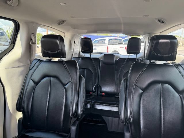 Used 2024 Chrysler Pacifica Touring-L FWD image 25