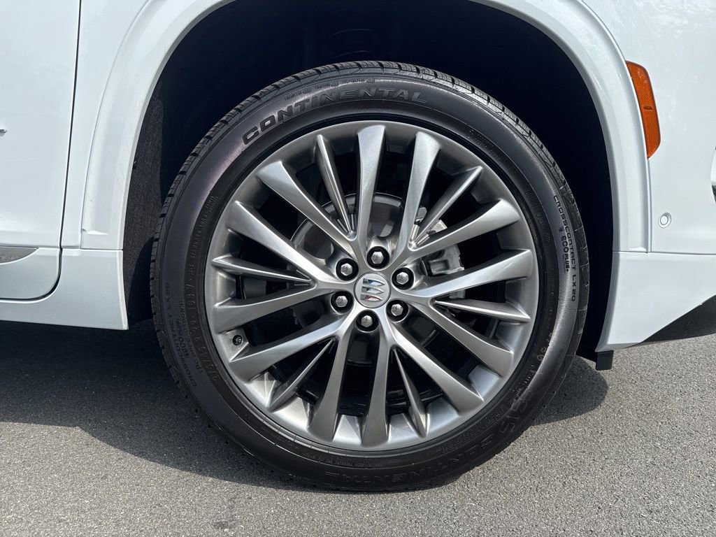 New 2026 Buick Enclave Avenir image 9
