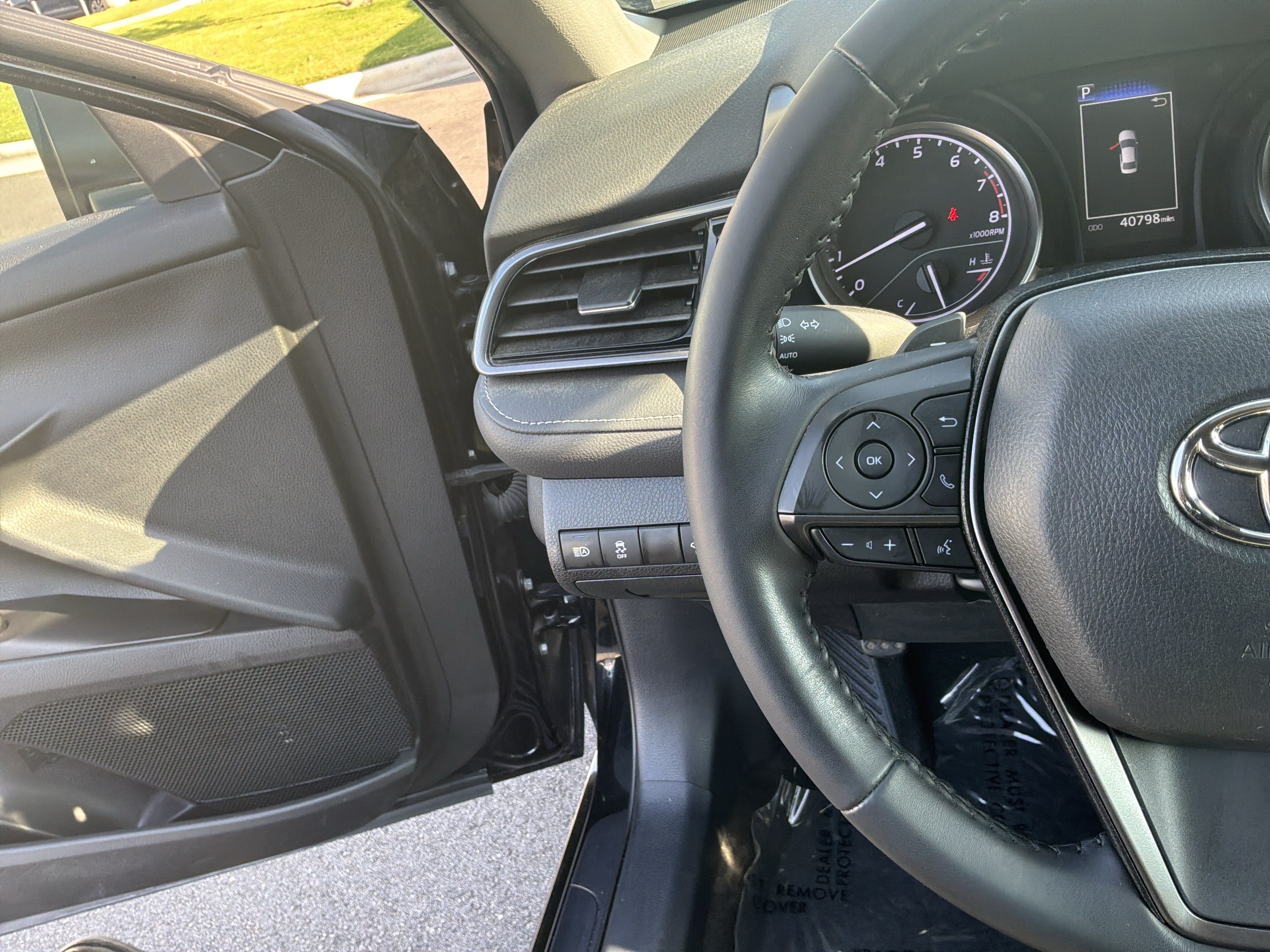 Used 2023 Toyota Camry SE FWD image 19