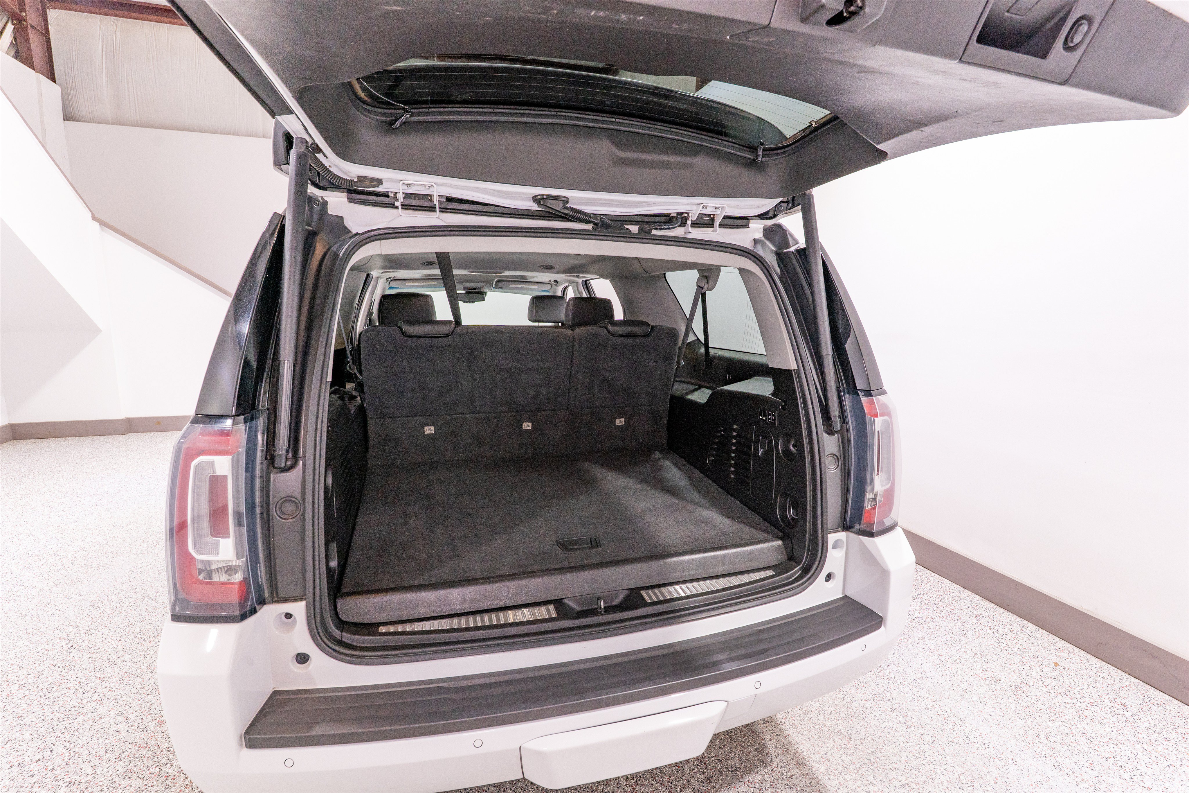 Used 2019 GMC Yukon XL SLT AWD/4WD image 32