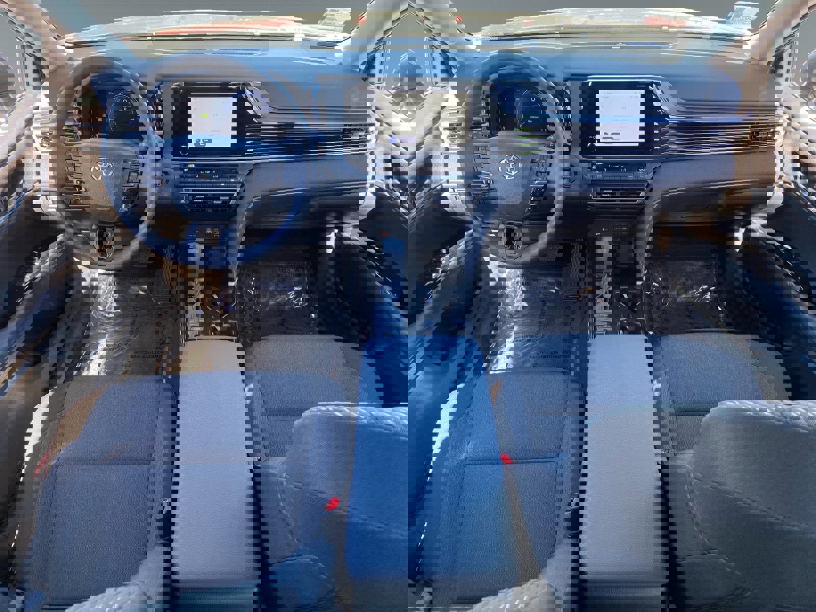 Used 2025 Toyota Camry LE image 10