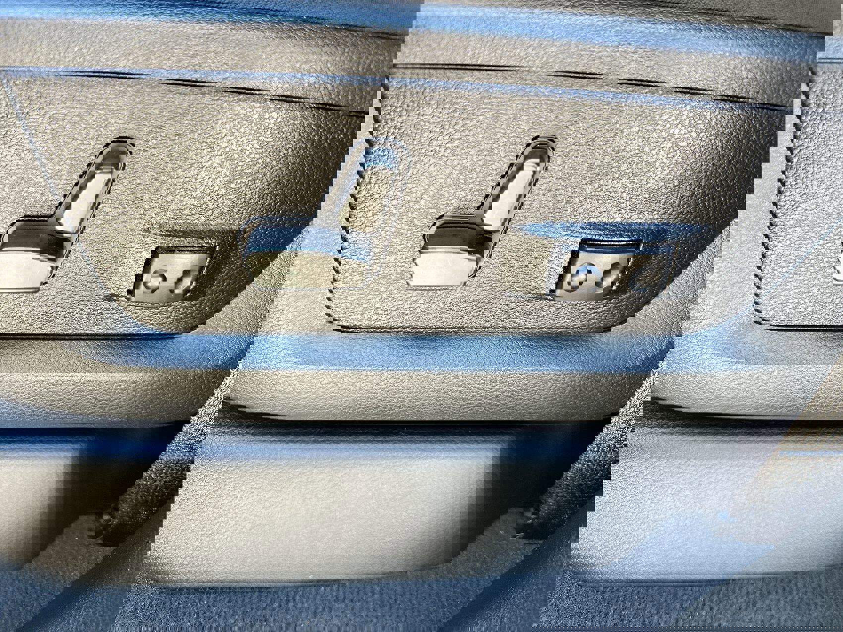 Used 2024 RAM 3500 Limited w/ Safety Group image 12