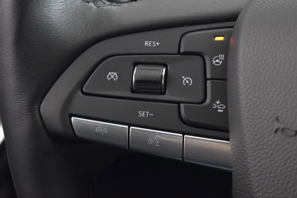 Used 2024 Cadillac XT4 Luxury w/ Cold Weather Package image 18