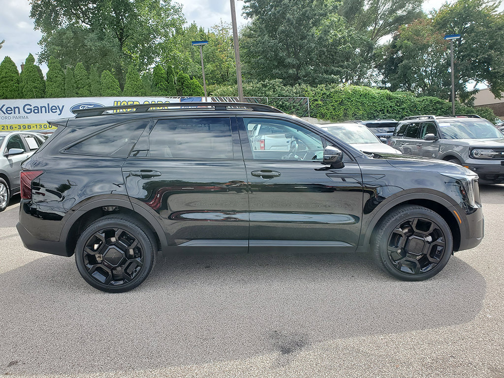 Used 2025 Kia Sorento SX AWD/4WD image 4