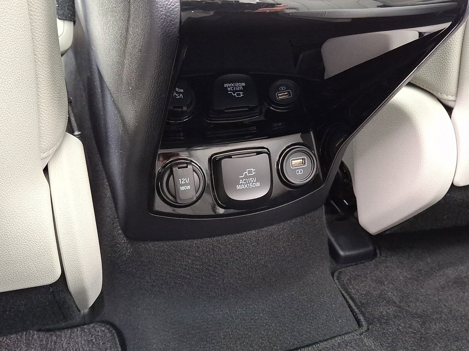 Used 2023 Kia Sorento SX Prestige w/ Panoramic Sunroof Package AWD/4WD image 14