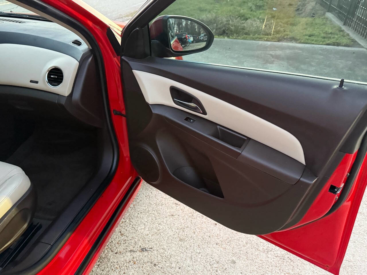 Used 2014 Chevrolet Cruze Diesel image 27