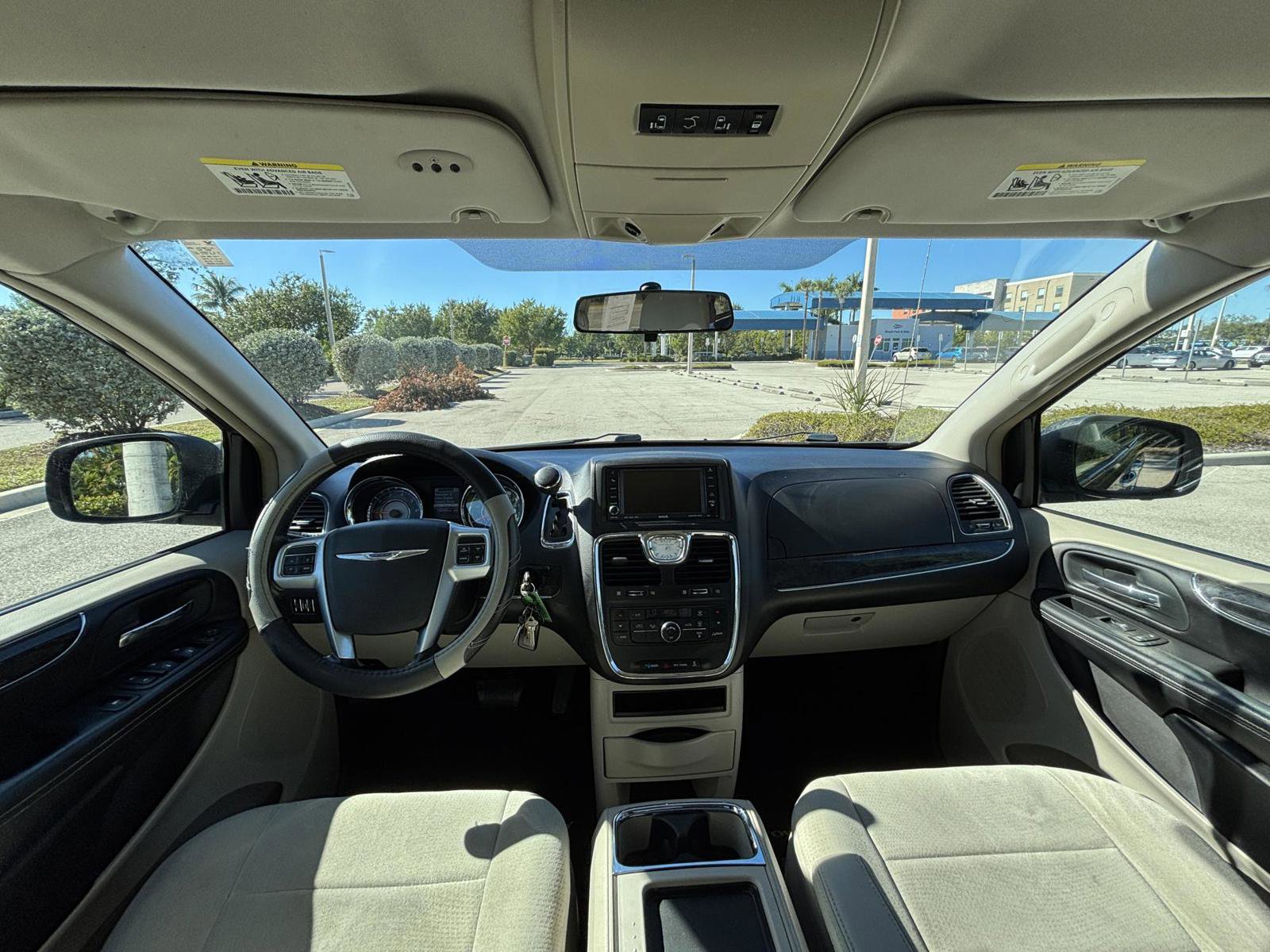 Used 2011 Chrysler Town & Country Touring w/ Security Group image 10