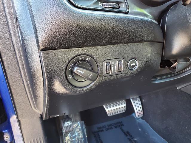 Used 2019 Dodge Challenger SXT w/ Plus Package image 9