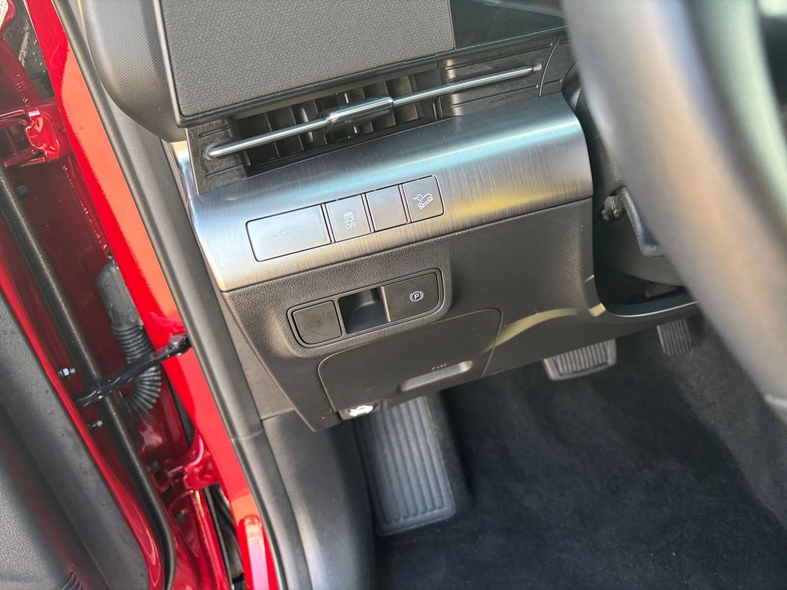 Used 2025 Hyundai Kona SEL image 34