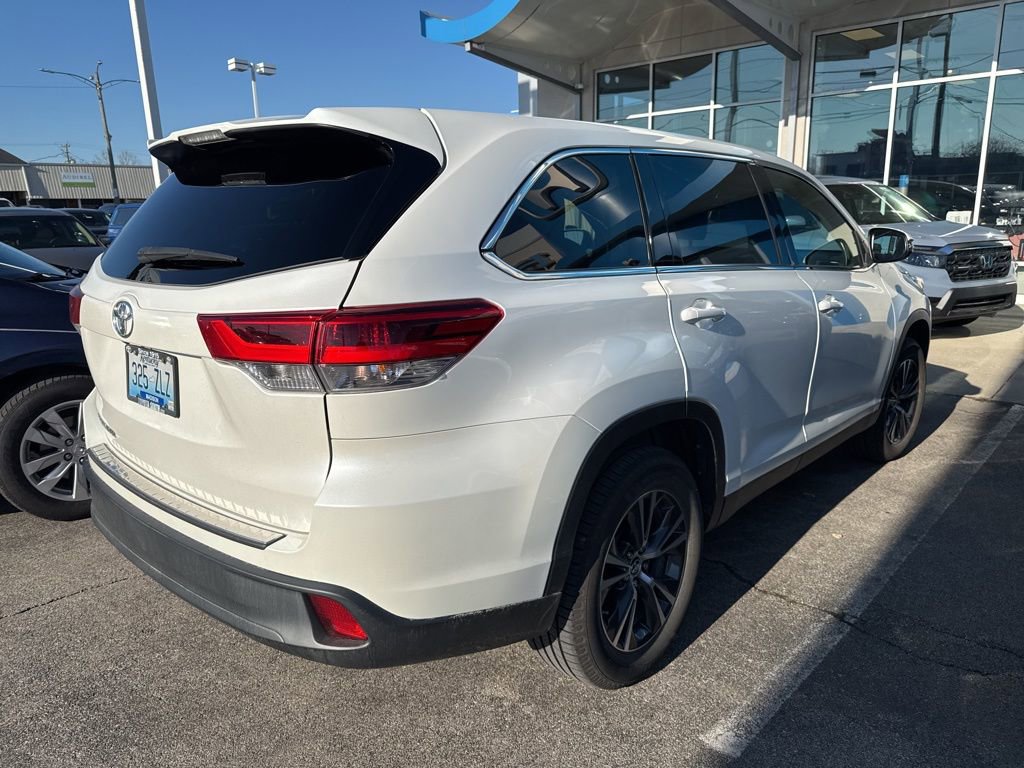 Used 2019 Toyota Highlander LE image 4