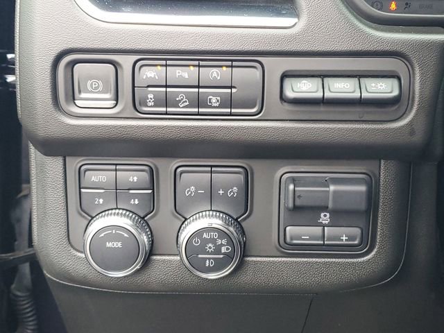 Used 2023 GMC Yukon XL AT4 w/ Technology Package image 21