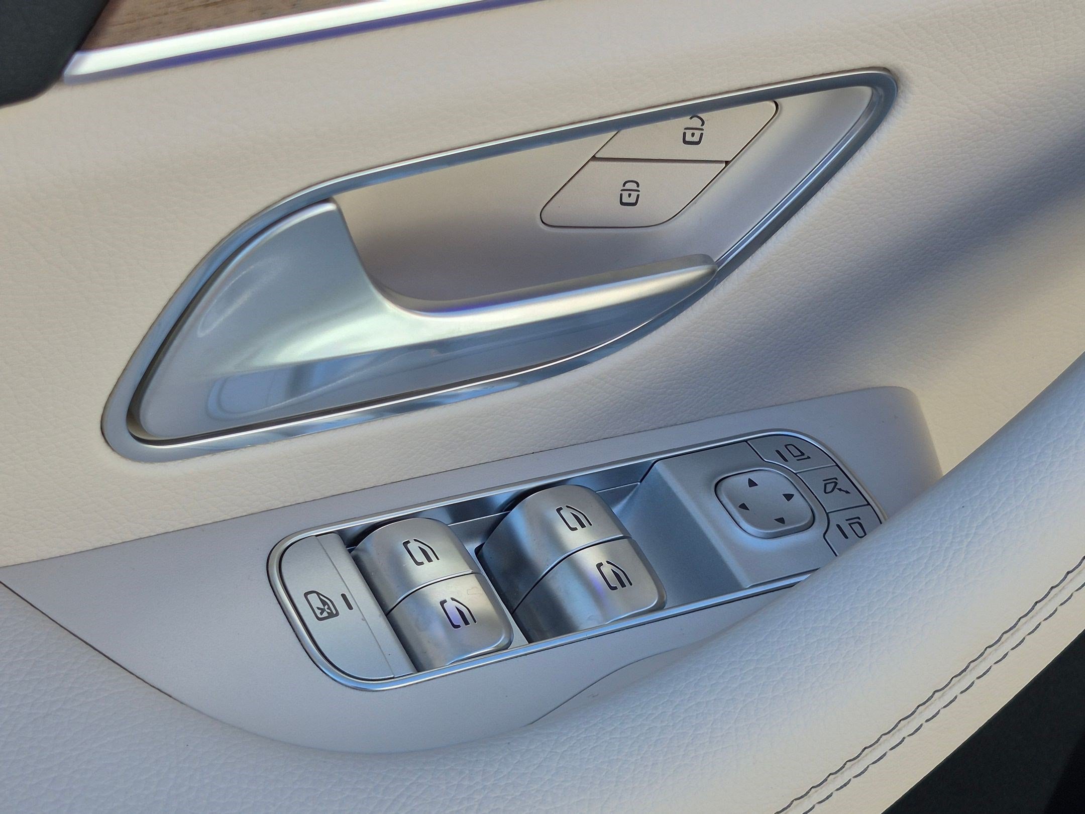 Certified 2025 Mercedes-Benz GLS 450 4MATIC image 16