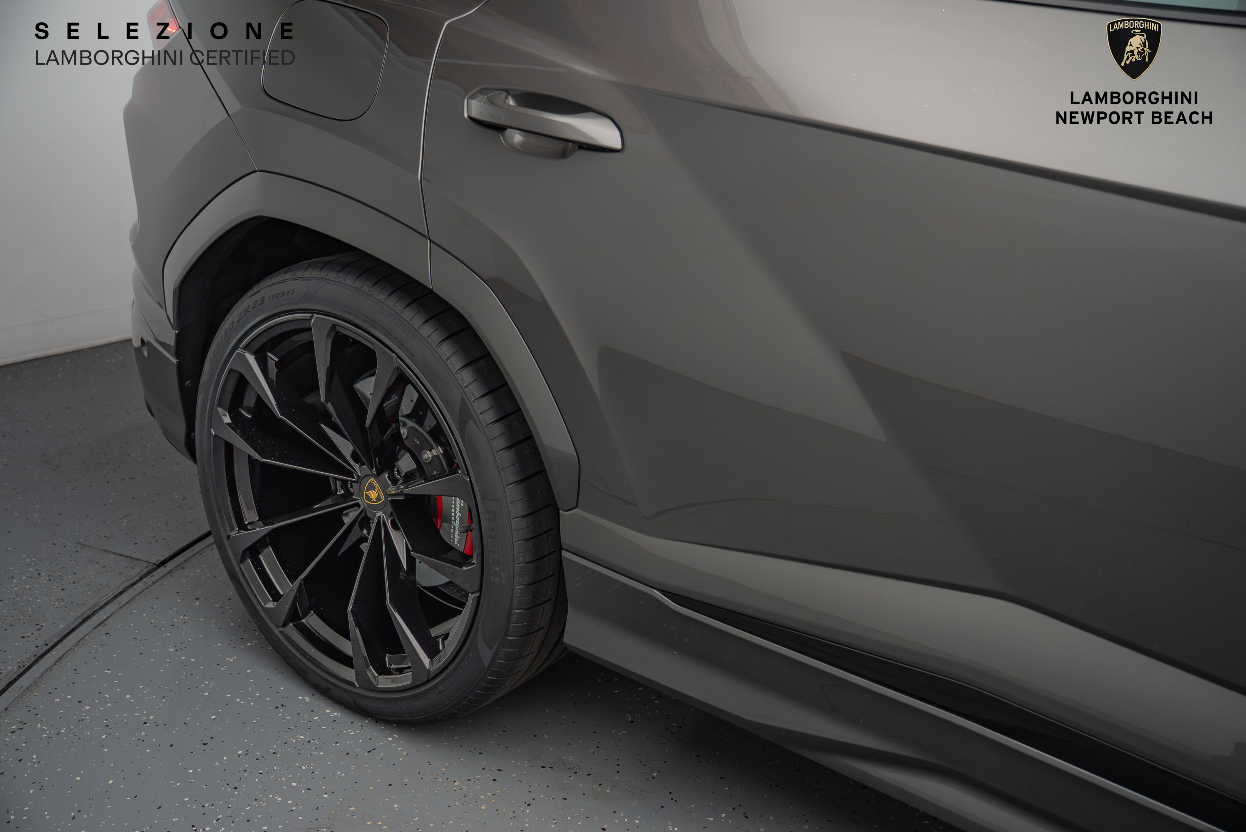 Used 2022 Lamborghini Urus AWD/4WD image 7