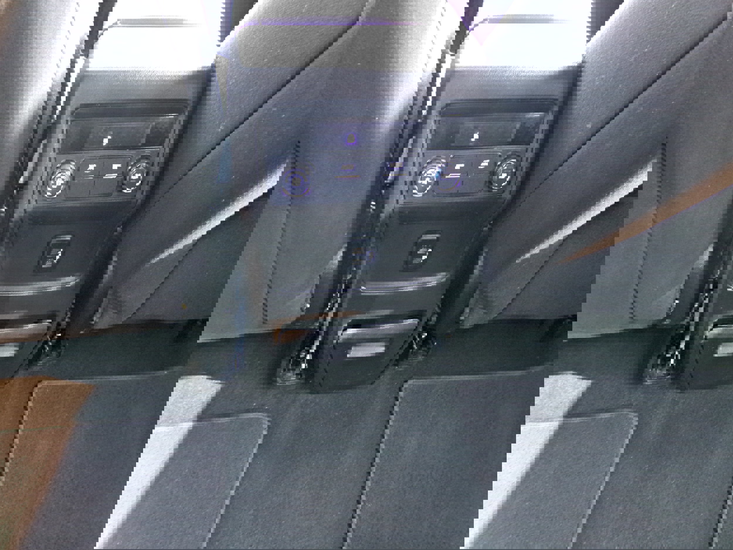 Used 2018 GMC Acadia SLE w/ LPO, Black Accent Package image 14