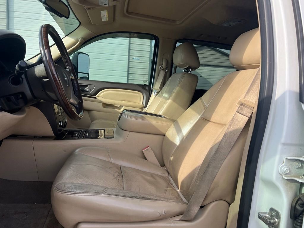 Used 2014 GMC Sierra 2500 Denali w/ Suspension Package, Off-Road image 12