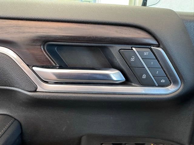 Used 2025 GMC Sierra 1500 SLT AWD/4WD image 12