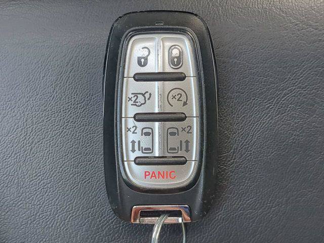 Certified 2023 Chrysler Pacifica Touring-L FWD image 37