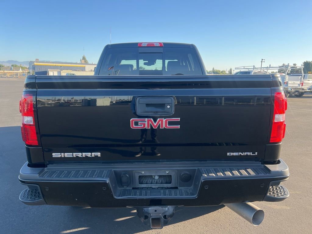 Used 2018 GMC Sierra 2500 Denali w/ Duramax Plus Package AWD/4WD image 5