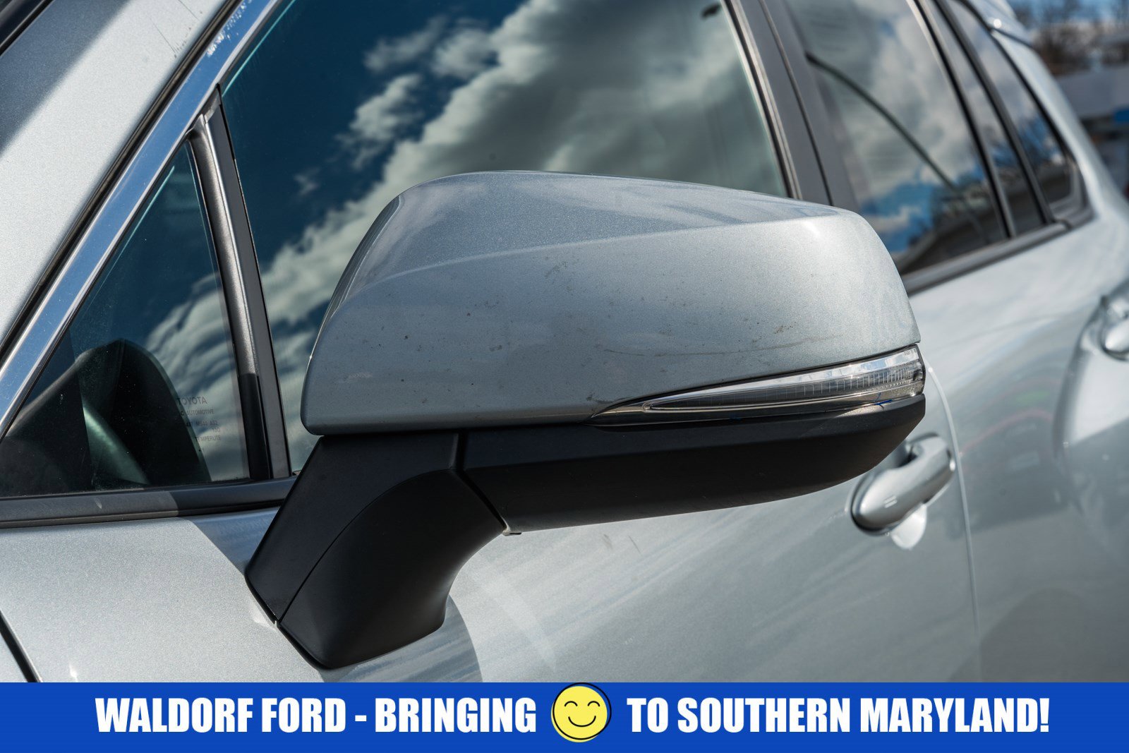 Used 2023 Toyota Corolla Cross XLE w/ Convenience Package image 17