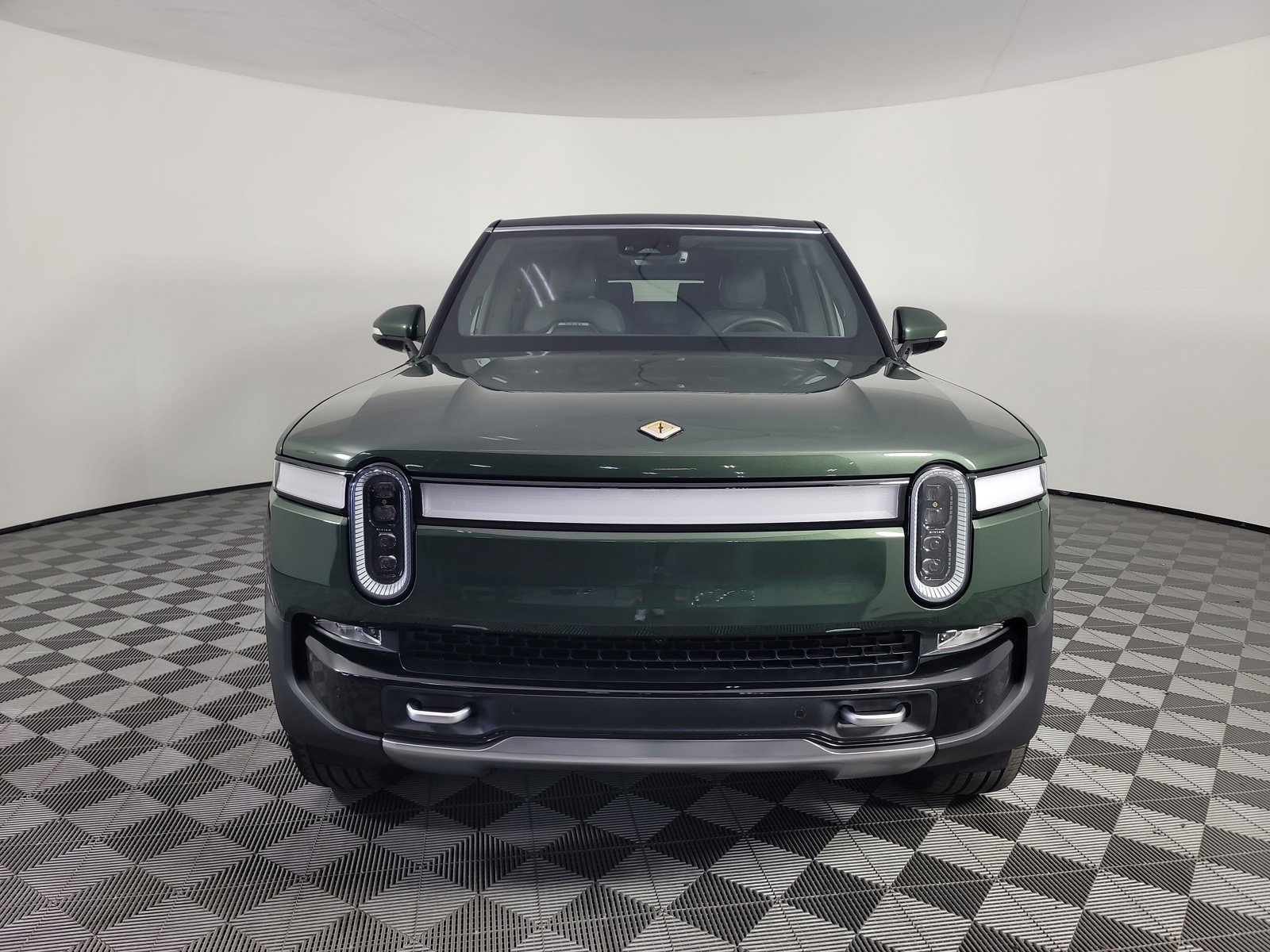 Used 2024 Rivian R1S Adventure image 8